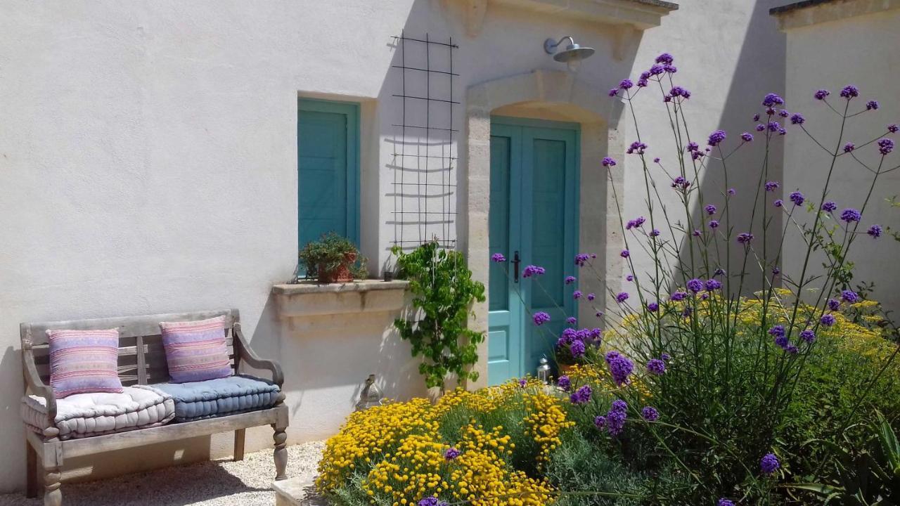 The Proud Garden Bed and Breakfast Carovigno Exteriör bild